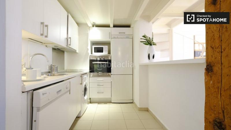 Foto 4a2a9c5e-36d0-40a9-9758-14a25054fafd. Alquiler piso amplio apartamento de 3 dormitorios en alquiler en centro, . en Madrid