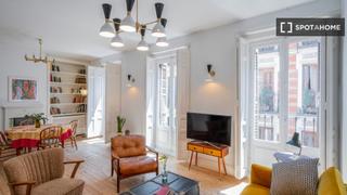 Rent Flat in Cortes-Huertas. Apartamento de 2 dormitorios en alquiler en embajadores, madrid