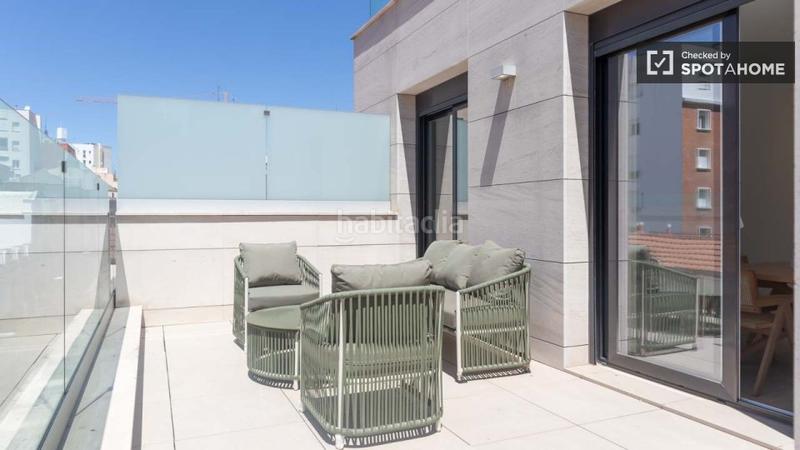 Foto 52d66f1d-2545-42f4-b95e-0c4c596cf000. Rent flat with heating in El Viso Madrid