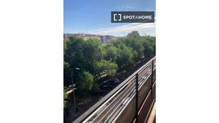 Affitto Appartamento in Los Cármenes. Apartamento de 2 dormitorios en alquiler en puerta del ángel