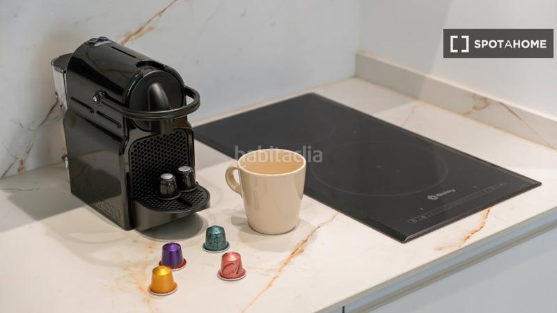 Foto e5fb2bee-6fe9-4ebe-bedd-e2d5eece3680. Alquiler piso  de 3 dormitorios en alquiler en Trafalgar, en Madrid