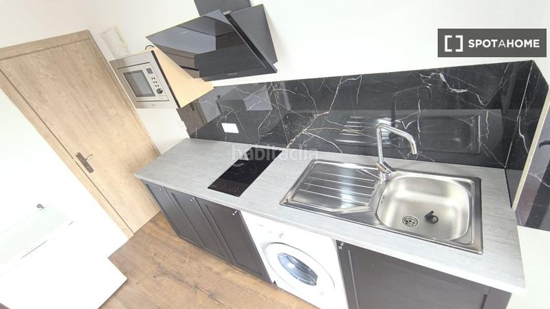 Foto d173af17-d903-449a-8293-7c36178cde22. Miete etagenwohnung mit heizung in Los Rosales Madrid