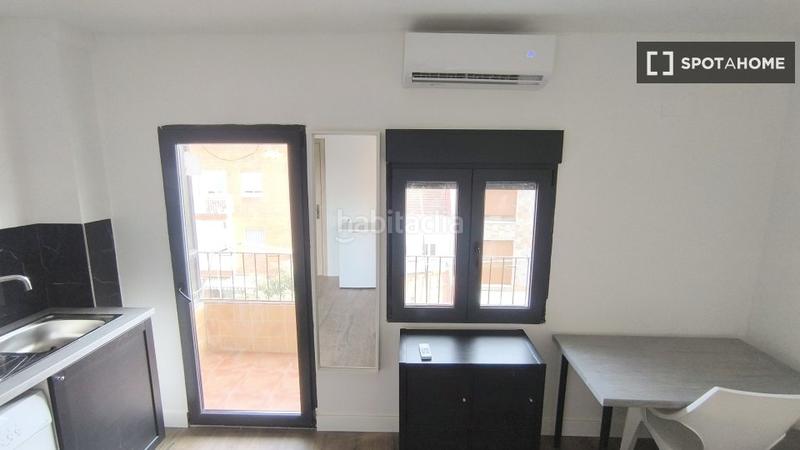 Foto e987007e-71af-4f82-9a48-1ada1d9bf2d8. Miete etagenwohnung mit heizung in Los Rosales Madrid