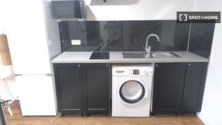 Rent Flat in Los Rosales. Estudio en alquiler en los rosales, madrid