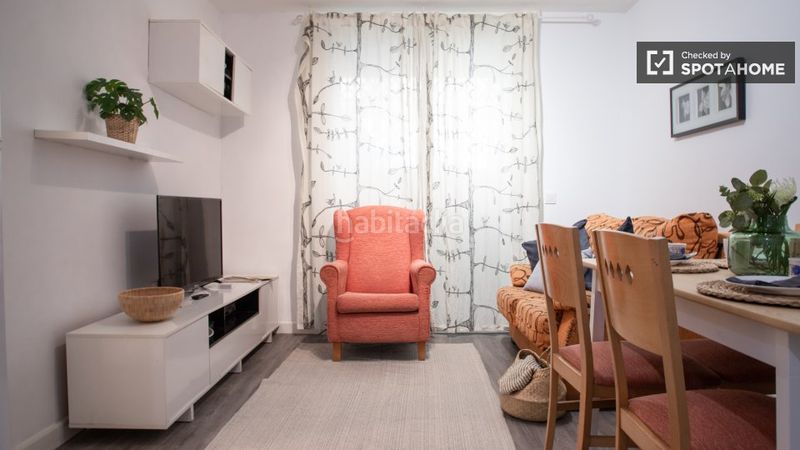 Foto 49ca35c5-5496-43a7-bd89-767b5a434bce. Rent flat with heating in Campamento Madrid