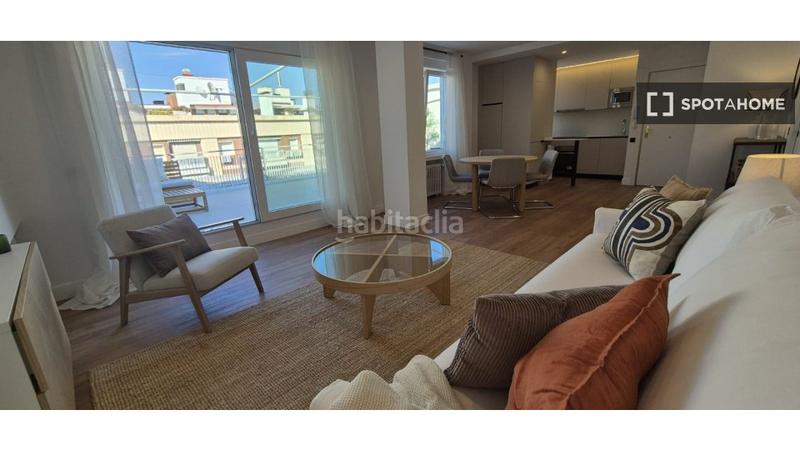 Foto 8e3a2363-8036-4388-8458-3805b376b991. Alquiler piso apartamento de 2 dormitorios para alquilar en Nueva España, en Madrid