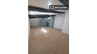 Affitto Appartamento in Embajadores-Lavapiés. Apartamento de 2 dormitorios en alquiler en embajadores, madrid