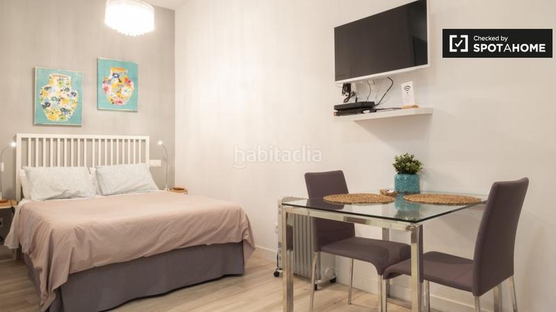Foto 7dcc730f-63ab-4502-8c61-c309cb51b9e1. Alquiler piso precioso apartamento en alquiler en malasaña, . en Madrid