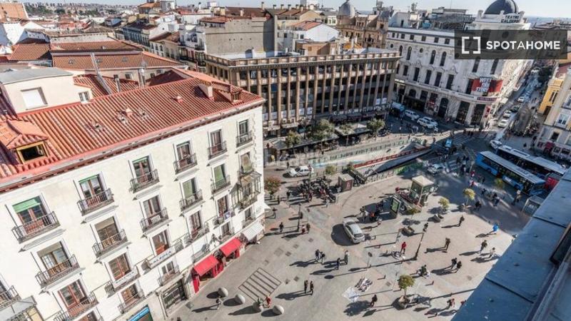 Foto 8c7011d0-e05d-4b3d-b917-0cb3376b34c0. Alquiler piso estudio en alquiler en Sol, . en Sol Madrid