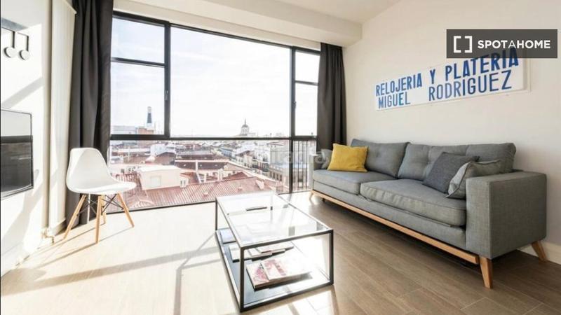 Foto d6105f01-7af0-45a9-90d1-908cd2bde9e2. Alquiler piso estudio en alquiler en Sol, . en Sol Madrid