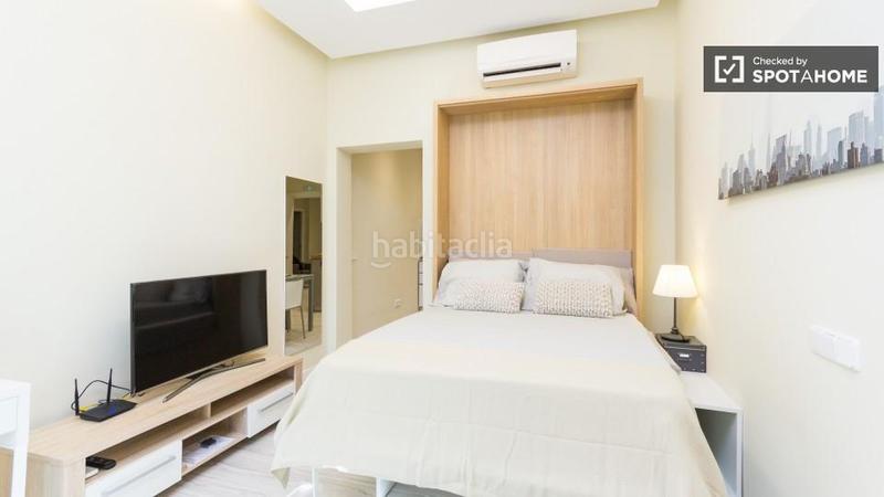Foto 42c427e3-c83f-460d-abe4-805f3ef16c2e. Alquiler piso compacto, 40 m2 estudio en alquiler Trafalgar, en Madrid