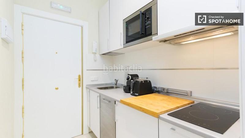 Foto 03293904-8420-43a4-8f80-e53eee37a8c7. Alquiler piso moderno estudio en alquiler en el centro en Madrid