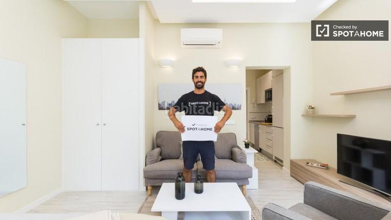 Foto b93ff0ec-26e7-4a57-b7c6-1b82cdf5d83a. Rent flat with heating in Almagro Madrid