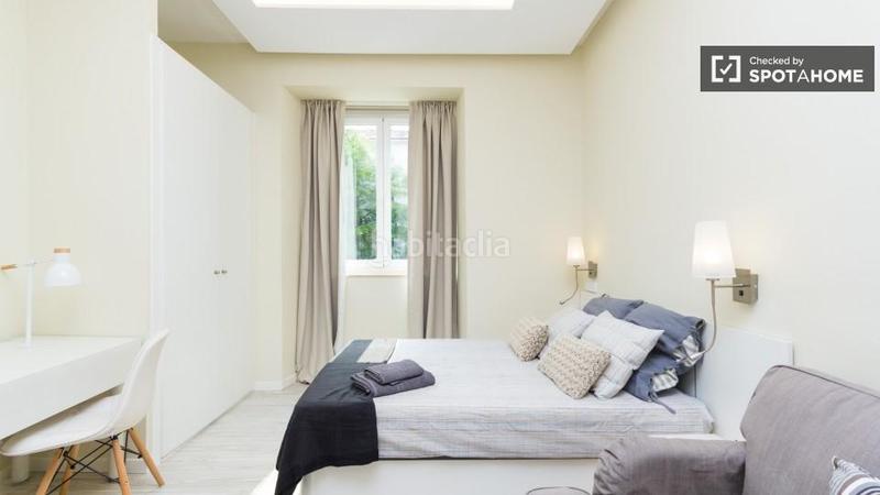 Foto 31bad9e5-4f87-415d-a841-bf8b00addd1a. Rent flat with heating in Almagro Madrid
