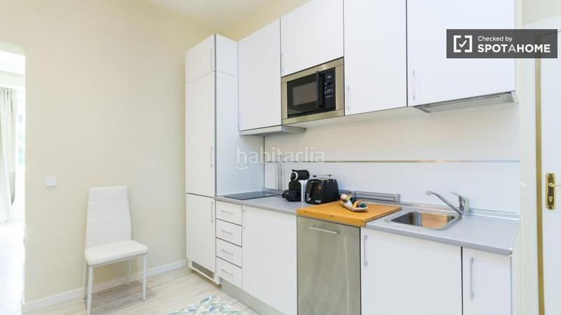 Foto b484fabe-c477-4c8a-a696-fc6862d2fd09. Rent flat with heating in Almagro Madrid