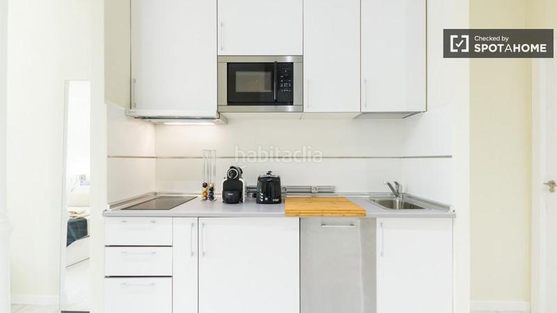 Foto 19f0d419-46d1-4337-9315-9481436cf873. Alquiler piso estudio en alquiler en Almagro y trafalgar, en Madrid