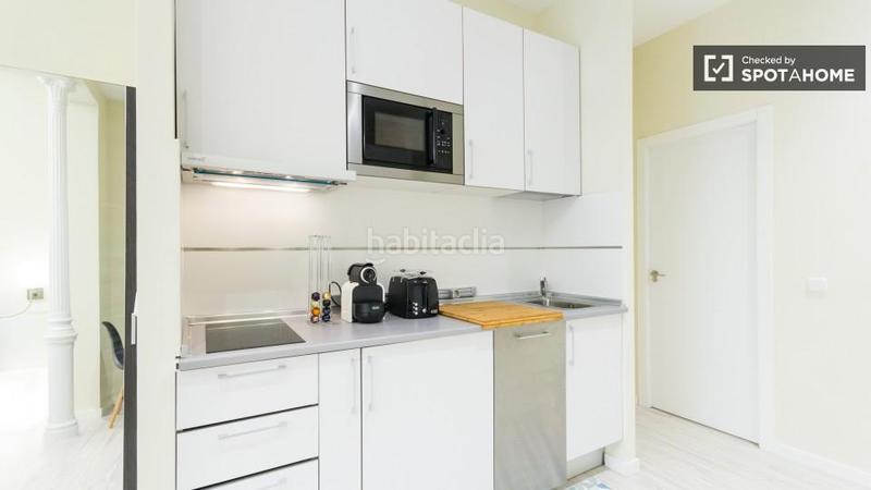 Foto 7a6100d0-7e2a-4658-9251-364279b223cc. Alquiler piso estudio en alquiler en Almagro y trafalgar, en Madrid