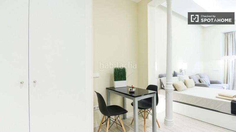 Foto 8d77c6e8-a012-42f7-853e-a7cf143bea2b. Alquiler piso estudio en alquiler en Almagro y trafalgar, en Madrid