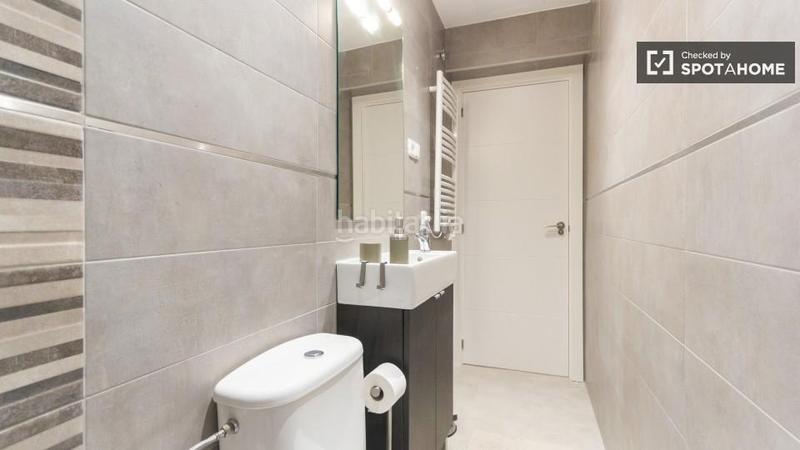 Foto a2615844-d9e2-4c75-8bd3-87df608e5f71. Alquiler piso estudio en alquiler en Almagro y trafalgar, en Madrid