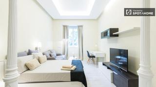 Miete Etagenwohnung in Almagro. Estudio en alquiler en almagro y trafalgar, madrid