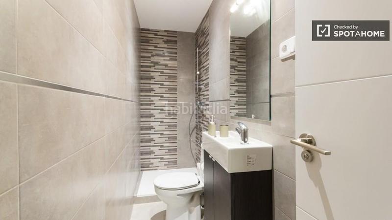 Foto 1105b5b2-f0d7-462c-bfe4-480a970c1466. Rent flat with heating in Almagro Madrid