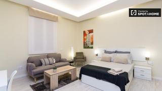 Lloguer Pis a Almagro. Estudio en alquiler en almagro y trafalgar, madrid