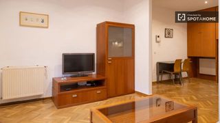 Alquiler Piso en Embajadores-Lavapiés. Apartamento de 1 dormitorio en acacias, madrid