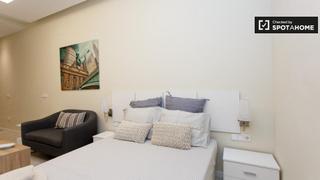 Affitto Appartamento in Trafalgar. Acogedor estudio, bien amueblado en alquiler en almagro, madrid