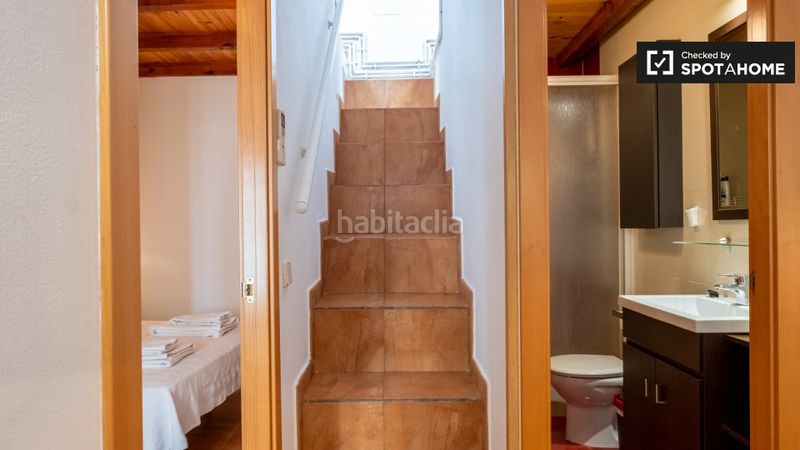 Foto 1e58672a-bbc2-4899-a403-3bb6f00948fd. Rent flat with heating in Valdeacederas Madrid
