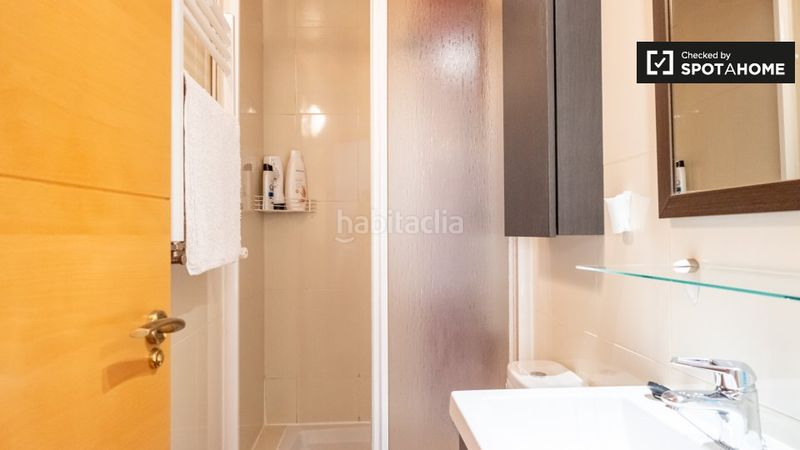 Foto 4a23dd51-c12e-41e9-ad3d-1b9bf2ae10e7. Rent flat with heating in Valdeacederas Madrid