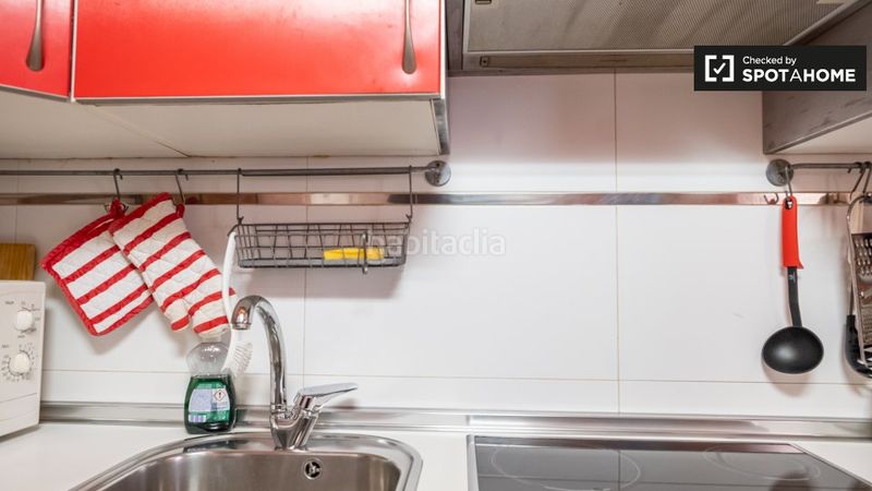 Foto 9f748856-9f38-481c-89fb-5823e3b4997b. Rent flat with heating in Valdeacederas Madrid