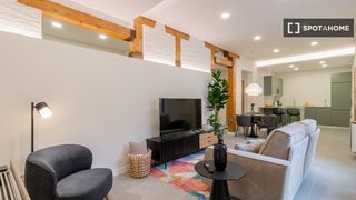 Miete Etagenwohnung in Palacio. Apartamento de 2 dormitorios en alquiler en embajadores, madrid