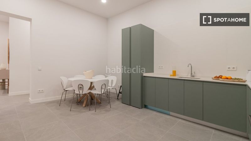 Foto fbfb8fd9-e9a7-4831-9c07-2565b0e8c9a6. Alquiler piso apartamento de 3 dormitorios en alquiler en embajadores, en Madrid