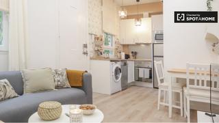 Miete Etagenwohnung in Almagro. Elegante apartamento de 1 dormitorio en alquiler en almagro, mad