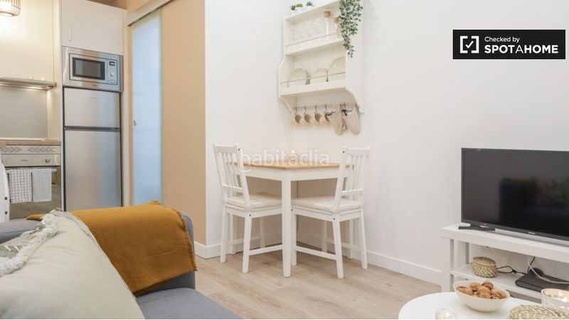 Foto eb11742c-4a04-4041-ae06-0f62e2b7c135. Rent flat with heating in Almagro Madrid