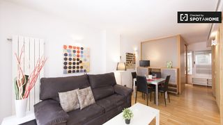 Affitto Appartamento in Embajadores-Lavapiés. Apartamento de 2 dormitorios en alquiler en embajadores, madrid