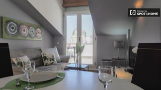 Location Appartement à Embajadores-Lavapiés. Piso de 4 habitaciones en alquiler en embajadores, madrid.