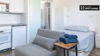 Rent Flat in Adelfas. Estudio en alquiler en san diego, madrid