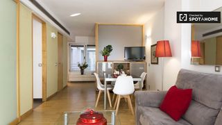 Affitto Appartamento in Embajadores-Lavapiés. Apartamento de 2 dormitorios en alquiler en embajadores, madrid