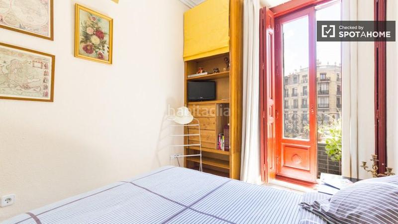 Foto 0d28e3db-ee91-4b06-8cd2-9129a316a35b. Alquiler piso apartamento de 1 dormitorio con aire acondicionado y balcón, en malasaña, en Madrid