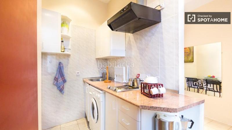 Foto 1e36899d-8411-4a93-b725-e41c478b95b0. Alquiler piso apartamento de 1 dormitorio con aire acondicionado y balcón, en malasaña, en Madrid