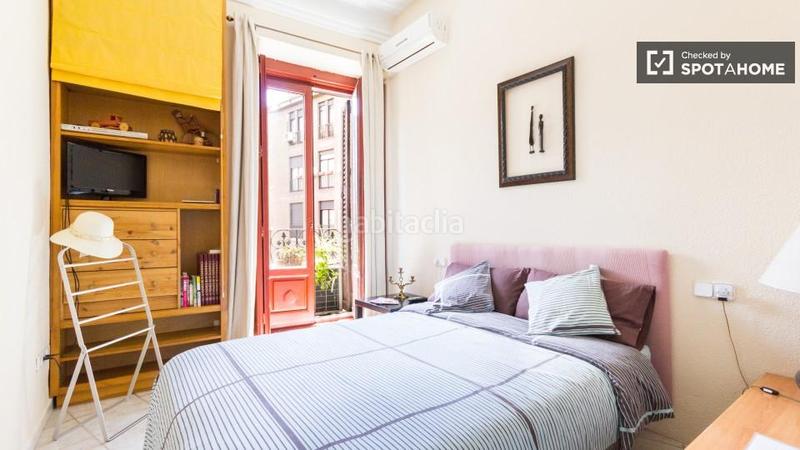 Foto 8827c66d-e12f-4158-977f-d2e747d70c1e. Alquiler piso apartamento de 1 dormitorio con aire acondicionado y balcón, en malasaña, en Madrid