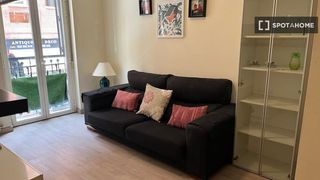 Affitto Appartamento in Embajadores-Lavapiés. Apartamento de 2 dormitorios en alquiler en madrid