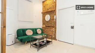 Lloguer Pis a Cortes-Huertas. Apartamento de 1 dormitorio en alquiler en cortes, madrid