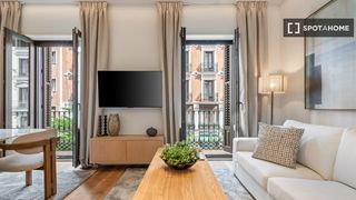 Lloguer Pis a Sol. Piso de 4 habitaciones en alquiler en sol, madrid.