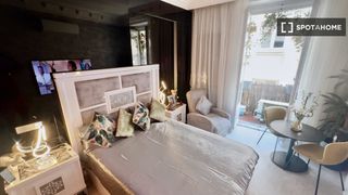 Lloguer Pis a Sol. Apartamento de 1 dormitorio en alquiler en cortes, madrid