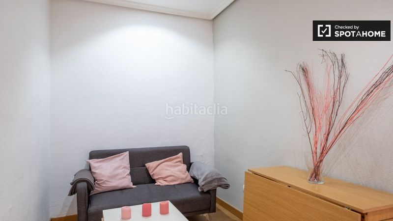 Foto 974b0c6a-6862-43fc-89f0-2b6f7d5ac889. Rent flat with heating in Numancia Madrid