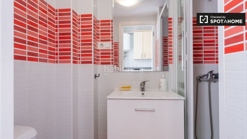 Foto dc512266-9da8-479f-976f-9ec18f37c360. Rent flat with heating in Numancia Madrid