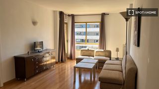 Lloguer Pis a Hispanoamérica-Bernabéu. Se alquila piso de 1 dormitorio en nueva españa, madrid.
