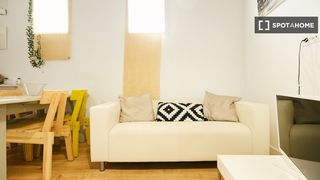 Rent Flat in Embajadores-Lavapiés. Piso de 1 dormitorio en alquiler en embajadores, madrid.